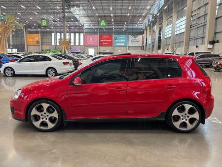 2007-Volkswagen-Golf-GTI-20T-FSI_3