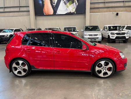 2007-Volkswagen-Golf-GTI-20T-FSI_7