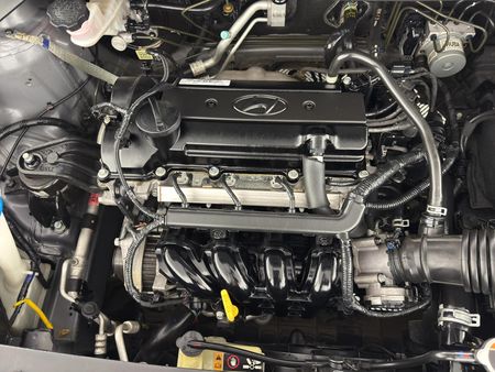 2017-Hyundai-i20-12-Motion_13