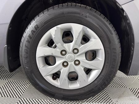 2017-Hyundai-i20-12-Motion_16