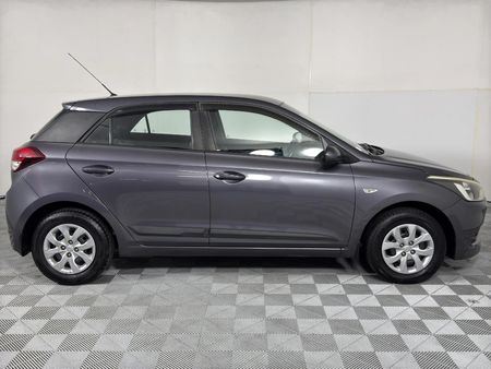 2017-Hyundai-i20-12-Motion_3
