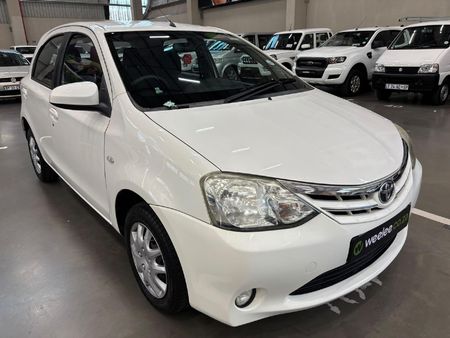 2016-Toyota-Etios-15-XS-5-dr_0
