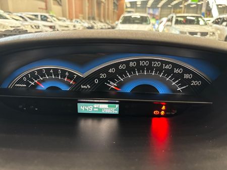 2016-Toyota-Etios-15-XS-5-dr_10