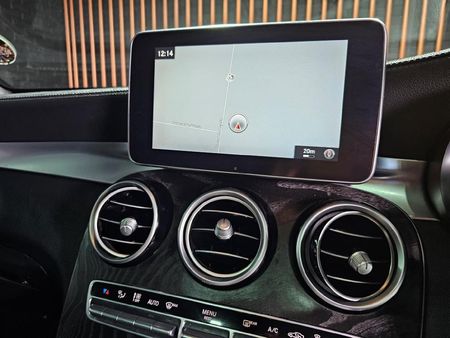 2015-Mercedes-Benz-GLC-250d_13