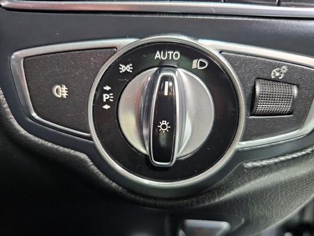 2015-Mercedes-Benz-GLC-250d_17