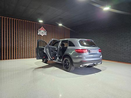 2015-Mercedes-Benz-GLC-250d_23