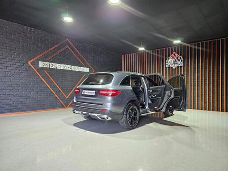 2015-Mercedes-Benz-GLC-250d_25