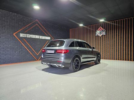 2015-Mercedes-Benz-GLC-250d_26