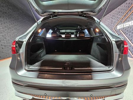 2015-Mercedes-Benz-GLC-250d_29