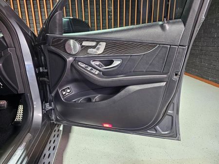2015-Mercedes-Benz-GLC-250d_6