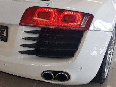 2009-Audi-R8-42-quattro_5