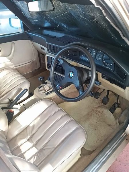 1985-BMW-5-Series-528i-Exec_3