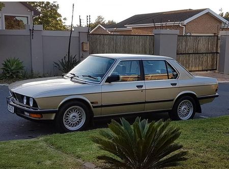 1985-BMW-5-Series-528i-Exec_4