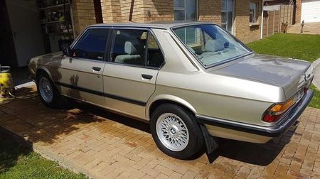 1985-BMW-5-Series-528i-Exec_5