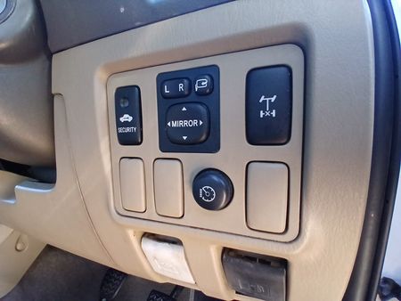 2009-Toyota-Fortuner-30-D-4D-Raised-Body_16