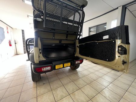 2020-Suzuki-Jimny-15-GA_9