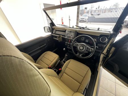 2020-Suzuki-Jimny-15-GA_12