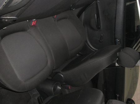 2014-Hyundai-i20-14-Fluid_7