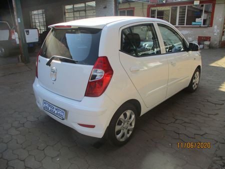 2015-Hyundai-i10-11-GLS-Motion_11