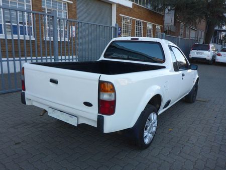 2006-Ford-Bantam-13i-XL_11