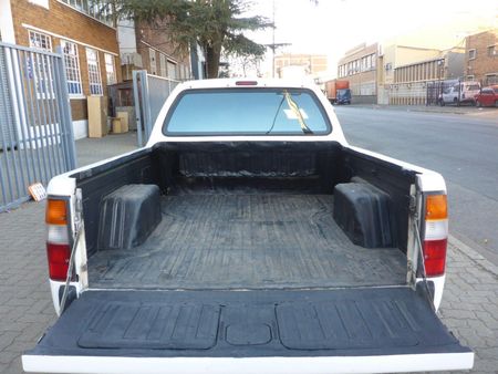 2006-Ford-Bantam-13i-XL_12
