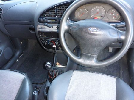 2006-Ford-Bantam-13i-XL_5