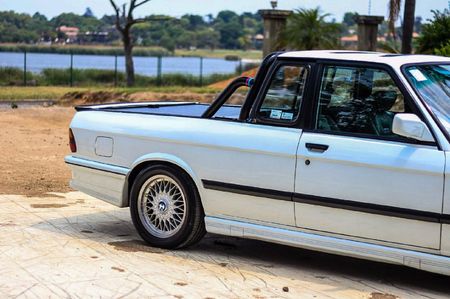 1989-BMW-M5-Ac-Ps-e28_15