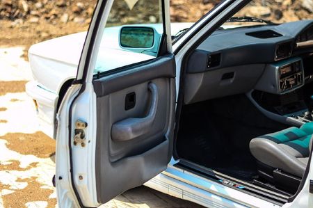 1989-BMW-M5-Ac-Ps-e28_29