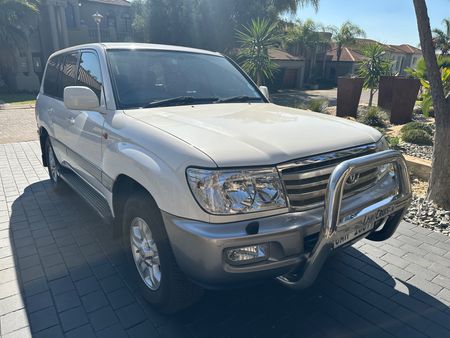 2005-Toyota-Land-Cruiser-100-47-V8-Auto_2