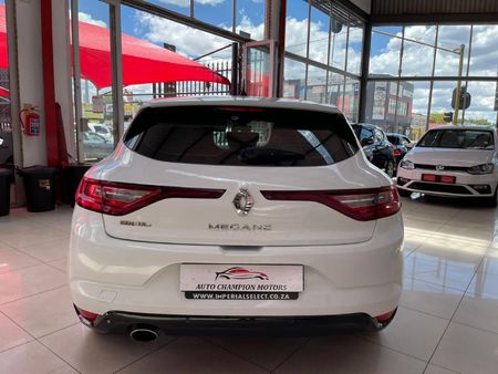 2018-Renault-Megane-IV-12T-GT-Line-Auto-5-dr_9