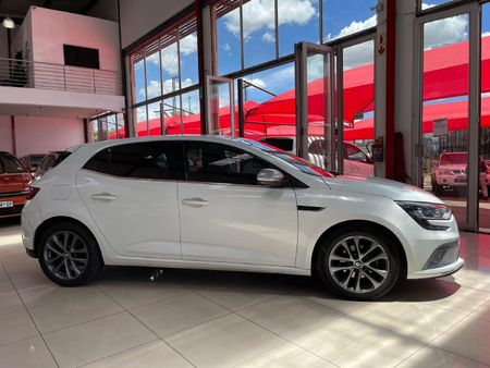2018-Renault-Megane-IV-12T-GT-Line-Auto-5-dr_4