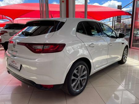 2018-Renault-Megane-IV-12T-GT-Line-Auto-5-dr_7