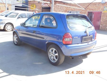 2001-Opel-Corsa-140i_4