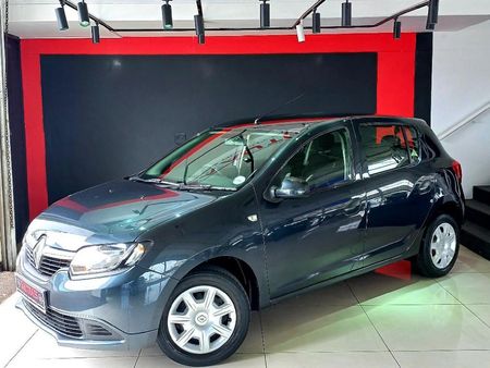 2016-Renault-Sandero-900T-Expression_0