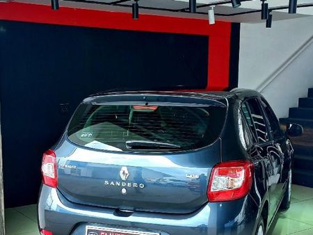 2016-Renault-Sandero-900T-Expression_8
