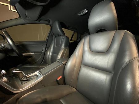 2015-Volvo-V60-D4-Inscription-Auto_10