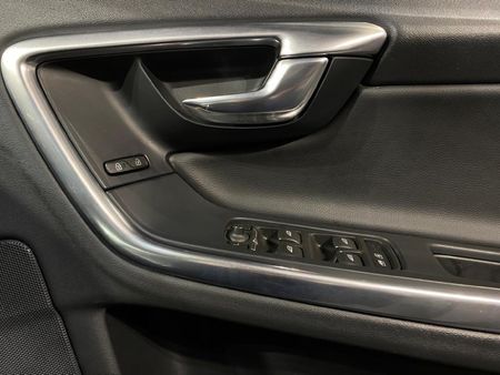 2015-Volvo-V60-D4-Inscription-Auto_12