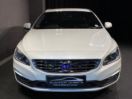 2015-Volvo-V60-D4-Inscription-Auto_5
