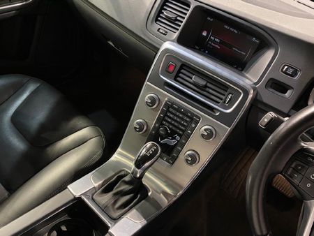 2015-Volvo-V60-D4-Inscription-Auto_7