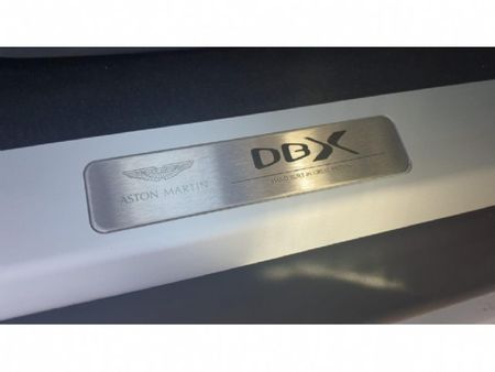 2021-Aston-Martin-DBX-40T_12