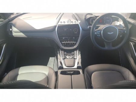 2021-Aston-Martin-DBX-40T_6