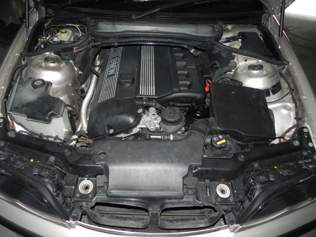 2004-BMW-3-Series-320i_19