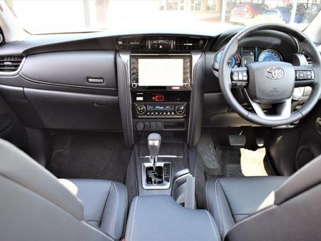 2022-Toyota-Fortuner-28-GD-6-Raised-Body-Auto_9