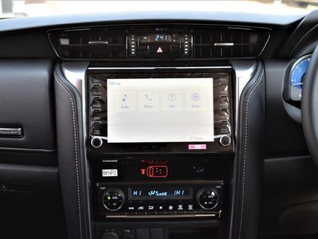 2022-Toyota-Fortuner-28-GD-6-Raised-Body-Auto_11