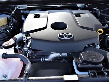 2022-Toyota-Fortuner-28-GD-6-Raised-Body-Auto_15