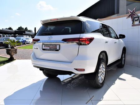2022-Toyota-Fortuner-28-GD-6-Raised-Body-Auto_18