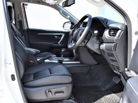 2022-Toyota-Fortuner-28-GD-6-Raised-Body-Auto_5