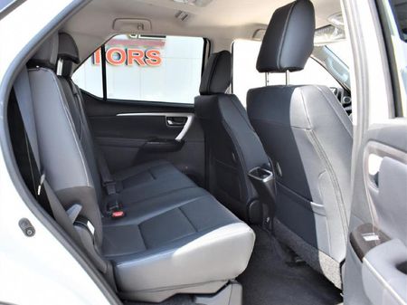 2022-Toyota-Fortuner-28-GD-6-Raised-Body-Auto_6