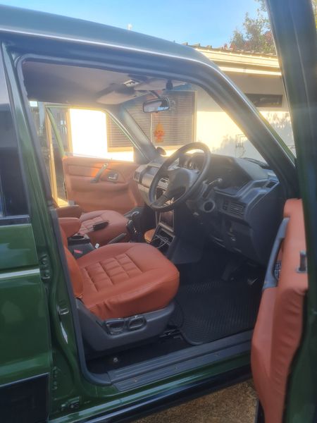 1996-Mitsubishi-Pajero-35-GLS_5