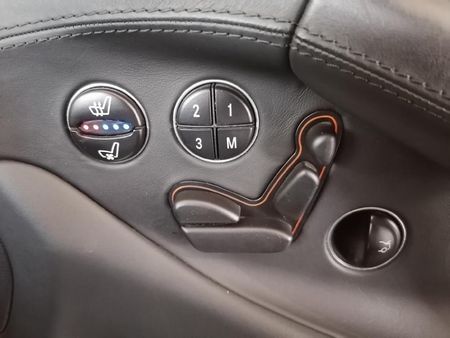 2007-Mercedes-Benz-SL-500_12